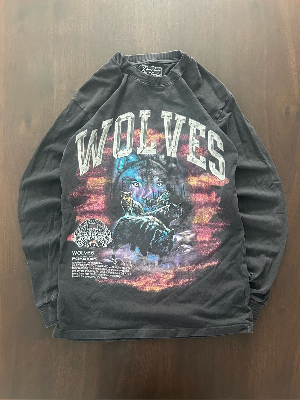 Darc Sports Wolves Forever Premium Vintage Collection Black Long Sleeve Size XS